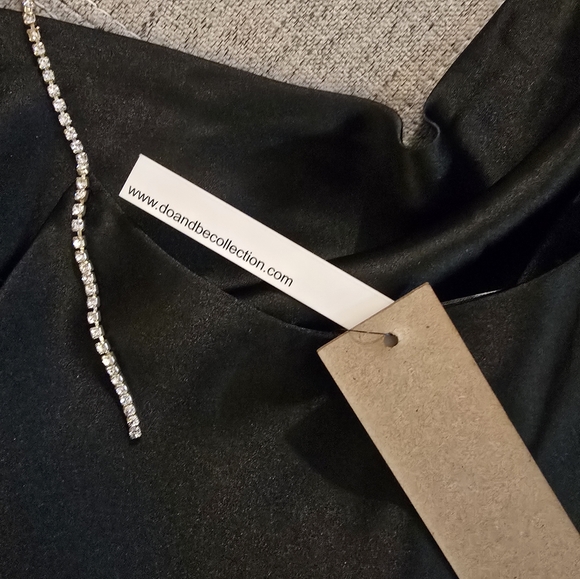 Do+Be Cowl Neck with Rhinestone Straps, Satin Rich Black Top Sz Small - Picture 7 of 7